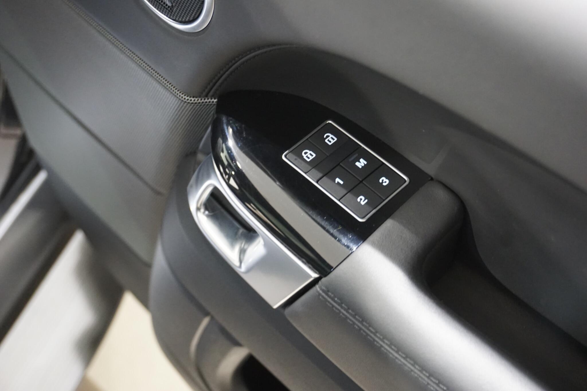 Land Rover Range Rover Sport 2.0 P400e 13.1kWh HSE Dynamic Black SUV 5dr Petrol Plug-in Hybrid Auto 4WD Euro 6 (s/s) (404 ps)